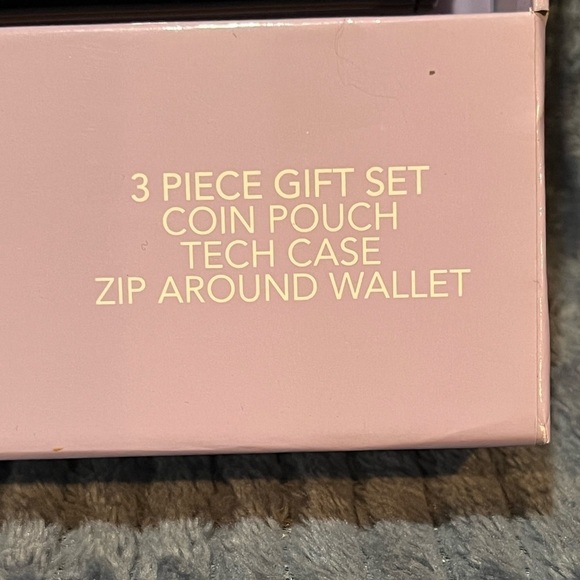 Madden Girl 3 piece gift set, new in box! - Picture 5 of 8